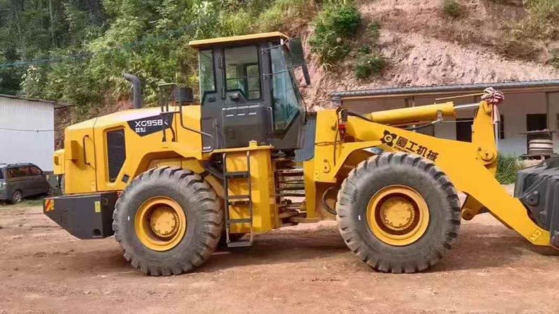 贵州出售全新夏工装载机，全新机器，设备只用10个小时